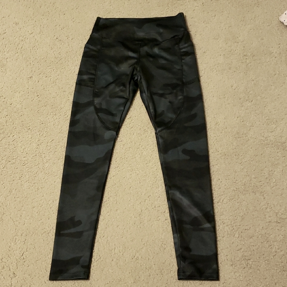 NWOT Vuori leggings
